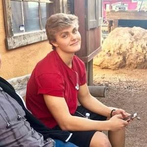 Meet your Posher, Adam